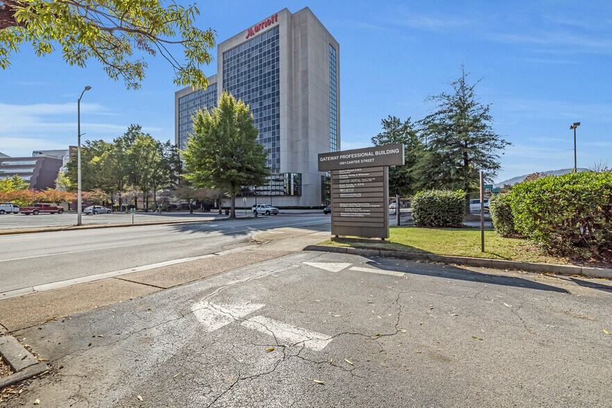 More Photos Of 1001 Carter St, Chattanooga Medical For Lease