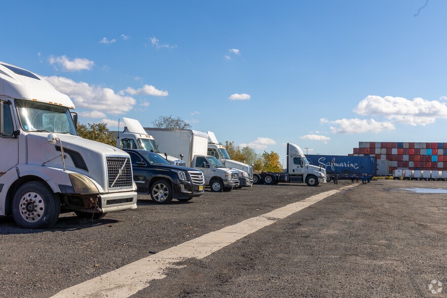 More Photos Of 921 Delancy St, Newark Land For Lease