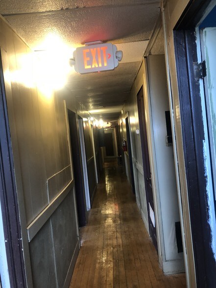 More Photos Of 901 W 4th St, Erie Hotel For Sale