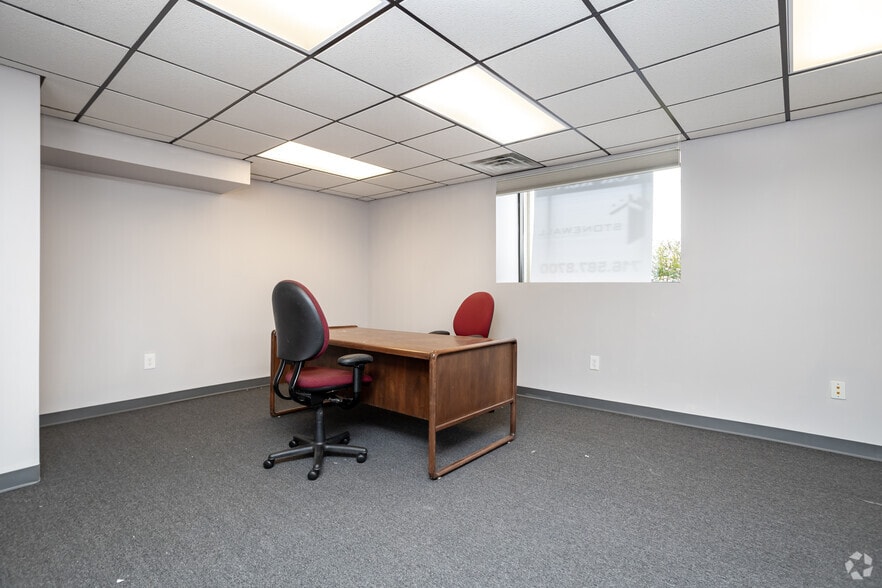 More Photos Of 10151-10155 Main St, Clarence Light Distribution For Sale