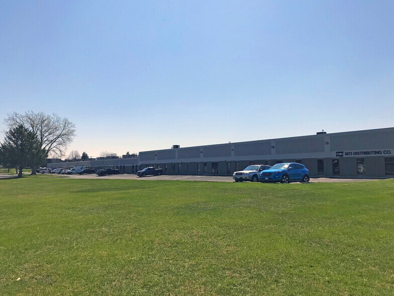 More Photos Of 1103-1151 Riverwood Dr, Burnsville Light Manufacturing For Lease