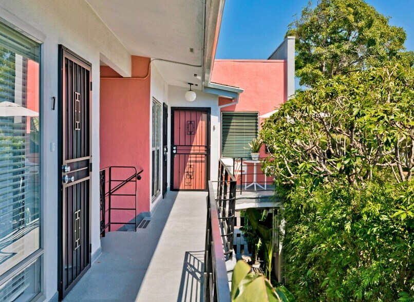 More Photos Of 1035 N Sierra Bonita Ave, West Hollywood Apartments For Sale