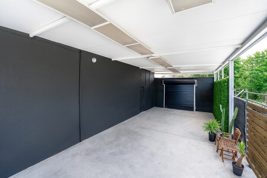 More Photos Of 7025 NW 7th Ave, Miami Research And Development For Lease