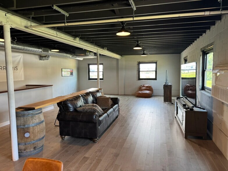 More Photos Of 240 Chapel Rd, South Windsor Industrial For Sale