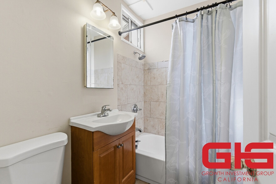 More Photos Of 902-906 S Marengo Ave, Pasadena Apartments For Sale