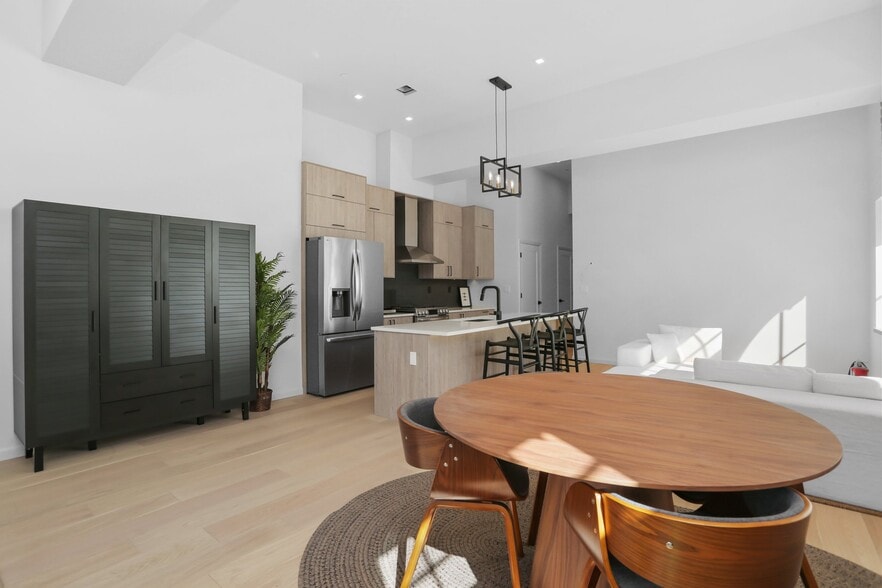 More Photos Of 63 Church St, Greenwich Apartments For Sale