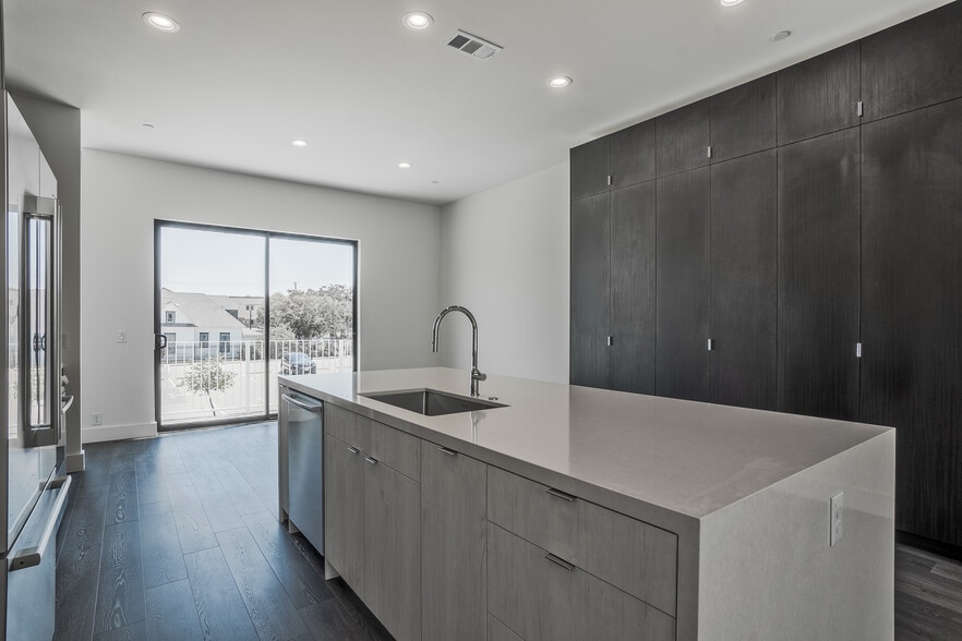 More Photos Of 4322 Roseland Ave, Dallas Apartments For Sale