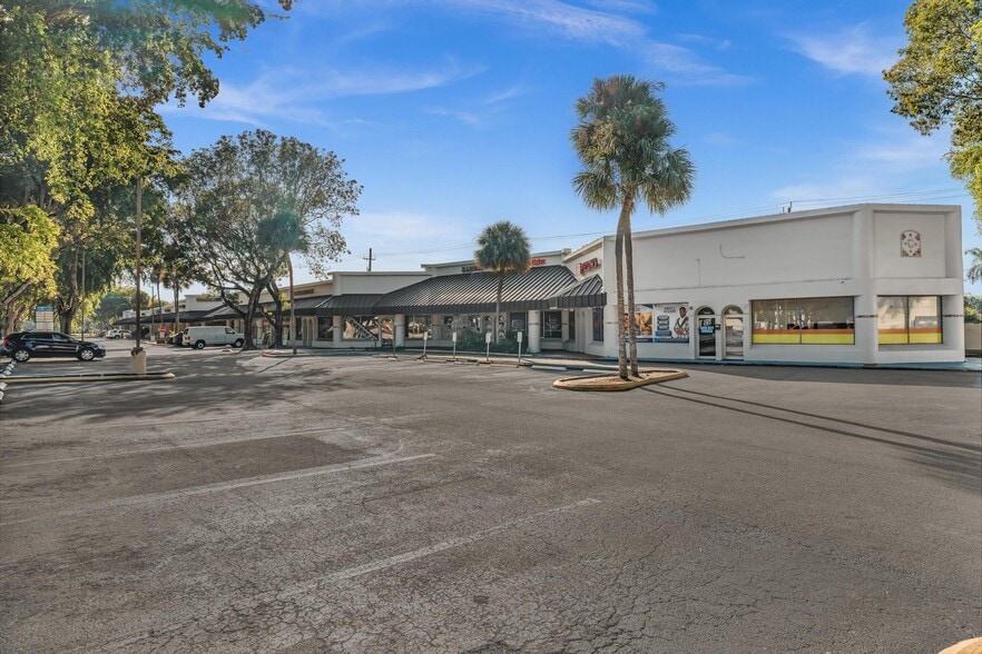 More Photos Of 7204-7292 W Oakland Park Blvd, Lauderhill Unknown For Lease