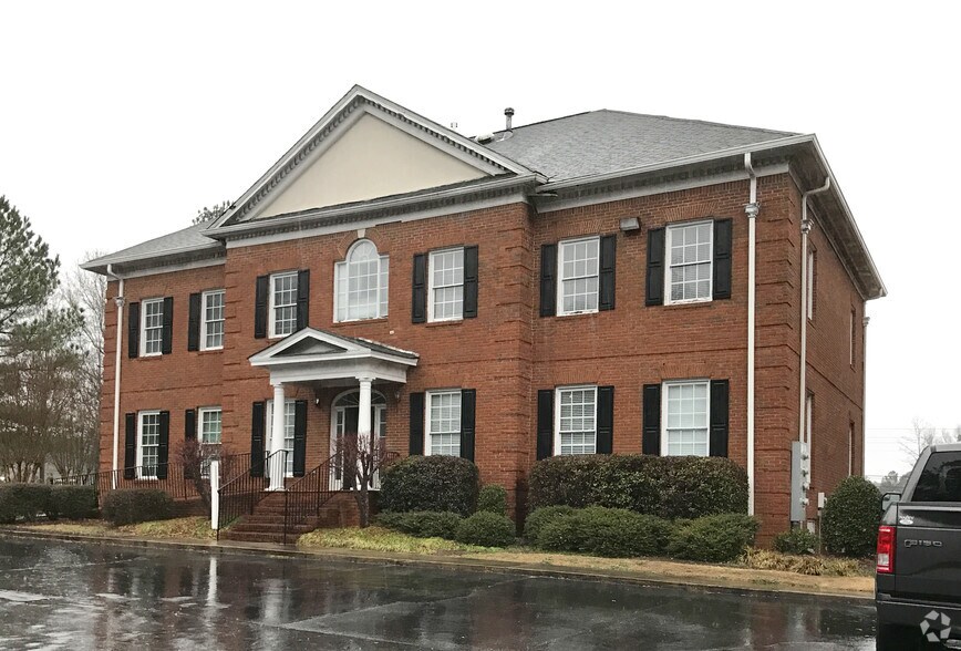 More Photos Of 795 E Lanier Ave, Fayetteville Office For Lease