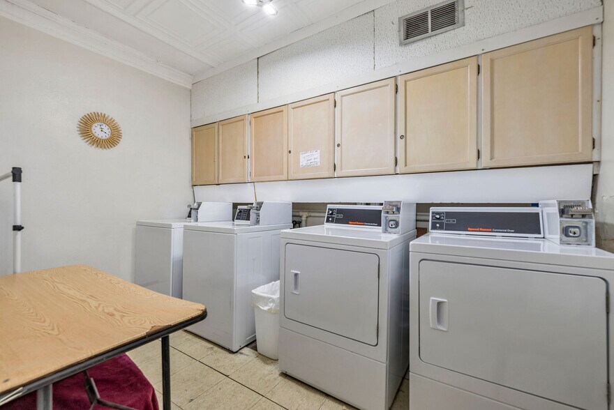 More Photos Of 113 S Main St, Urbana Apartments For Lease