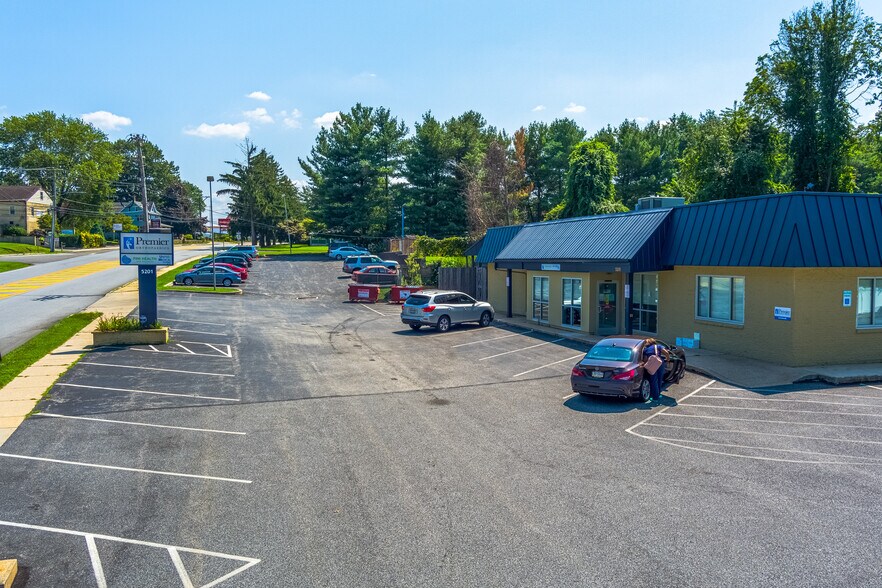 More Photos Of 5201 Pennell Rd, Media Freestanding For Lease