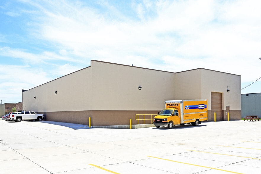 More Photos Of 36935 Metro Ct, Sterling Heights Manufacturing For Lease