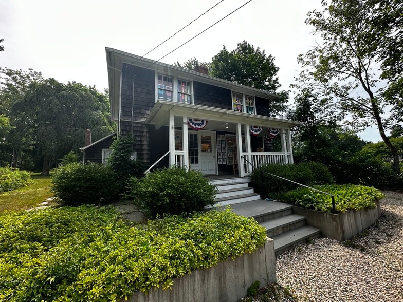 Primary Photo Of 144 N Main St, East Hampton Office For Lease