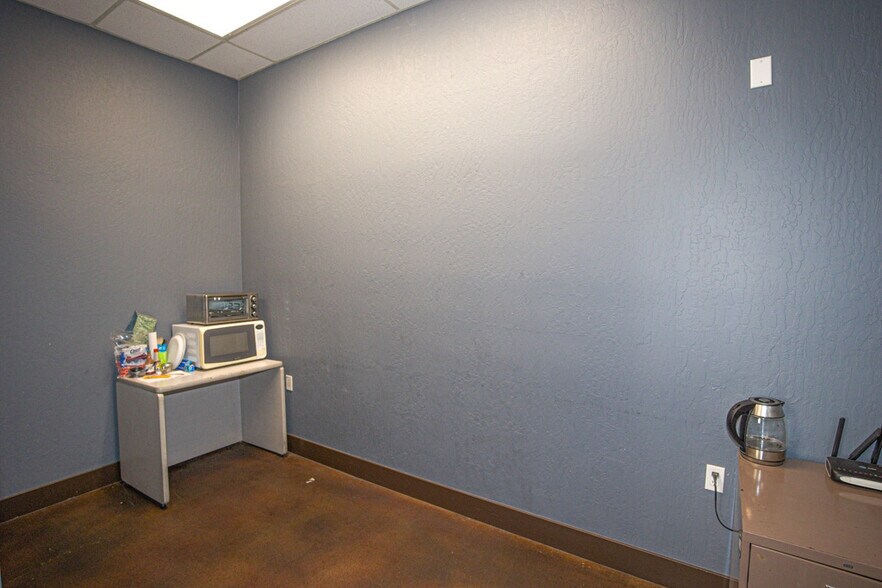 More Photos Of 1931 1st St, Livermore Freestanding For Sale