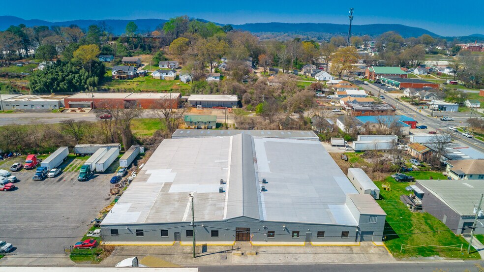 More Photos Of 406 4th Ave, Dalton Manufacturing For Lease