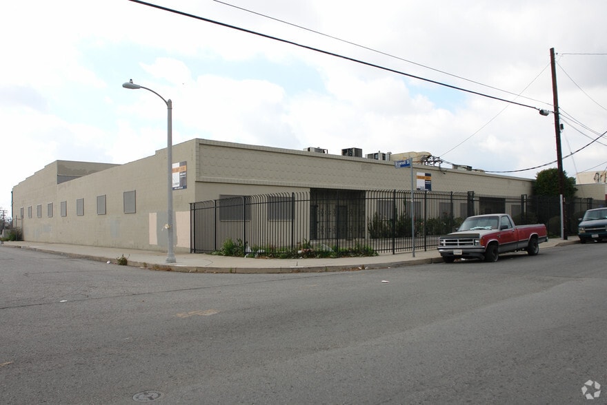 Primary Photo Of 462 E 5th St, San Fernando Manufacturing For Lease