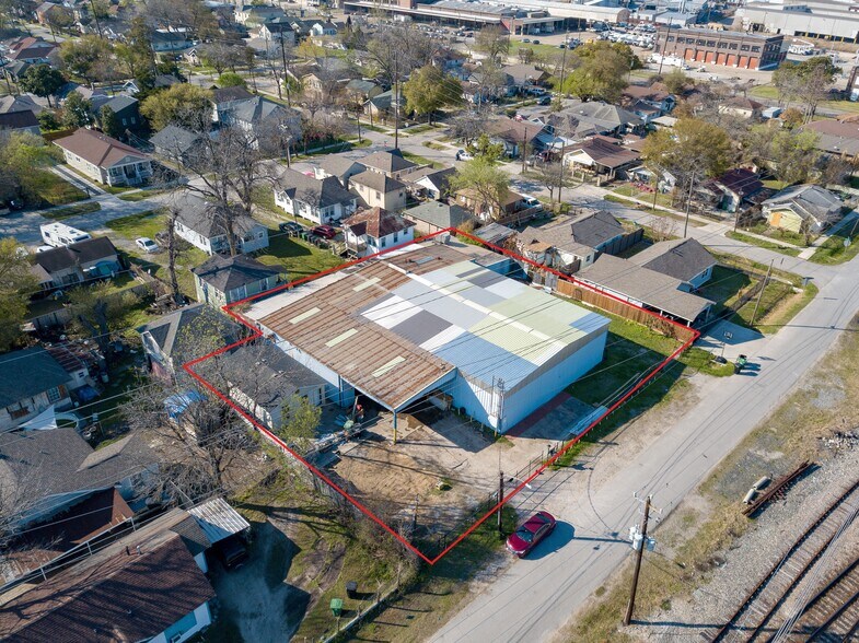 More Photos Of 119 Oldham St, Houston Warehouse For Sale