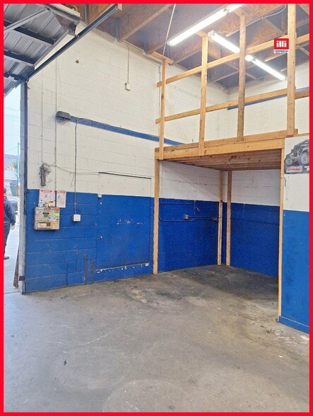 More Photos Of 10702 Magnolia Blvd, North Hollywood Auto Repair For Lease