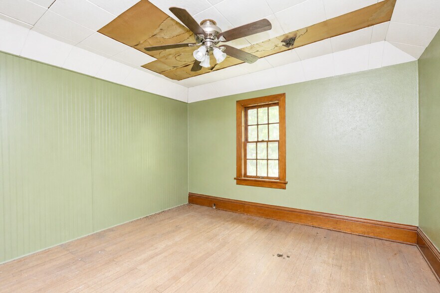 More Photos Of 302 S 2nd St, Polk City Lodge Meeting Hall For Sale