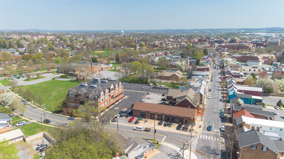 More Photos Of 10 N Jefferson St, Frederick Office For Lease