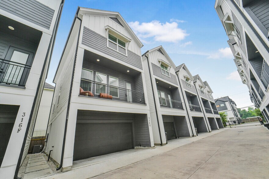 More Photos Of 316 Thornton Rd, Houston Apartments For Sale