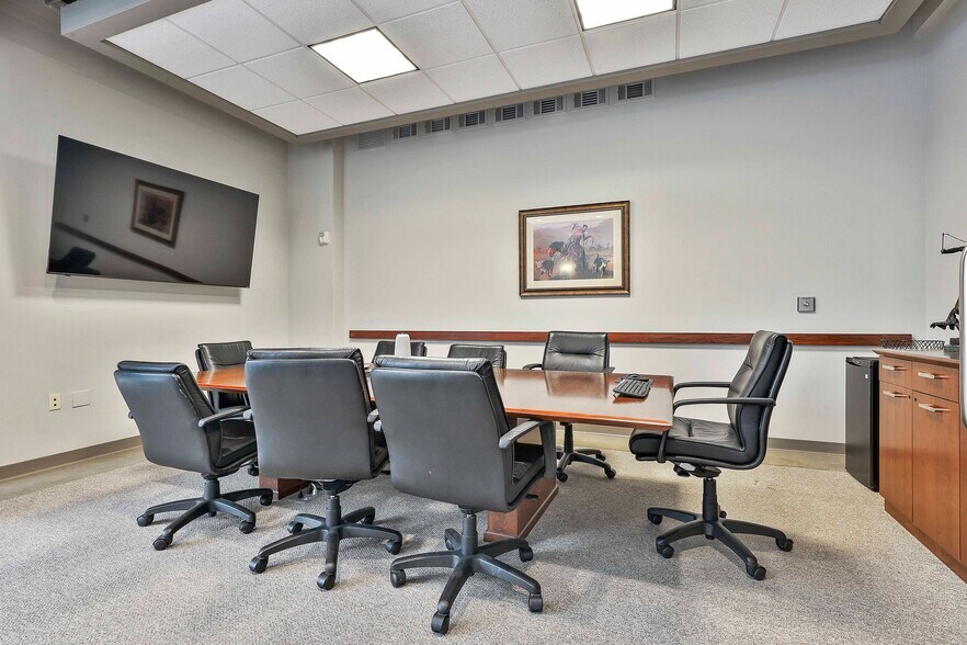 More Photos Of 1039 Sullivan Rd, Newnan Office For Lease