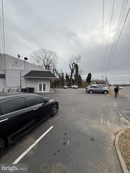 More Photos Of 476-486 Cambridge St, Fredericksburg Auto Dealership For Lease