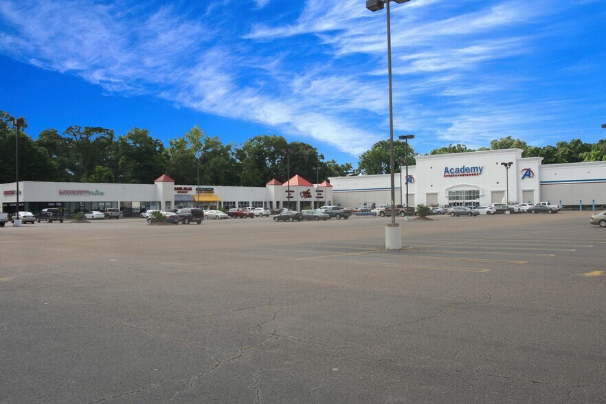 More Photos Of 1189 E County Line Rd, Jackson Unknown For Lease