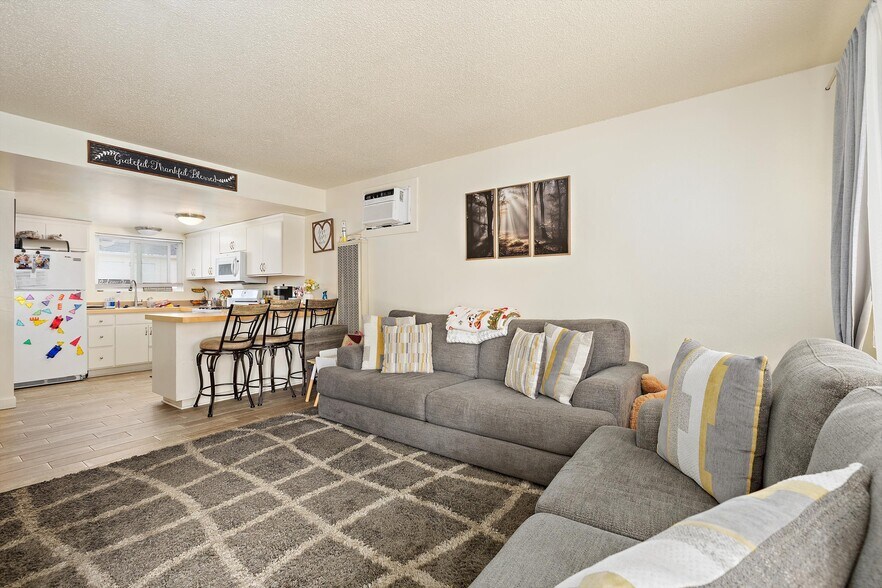 More Photos Of 2219 Oak St, Paso Robles Multifamily For Sale