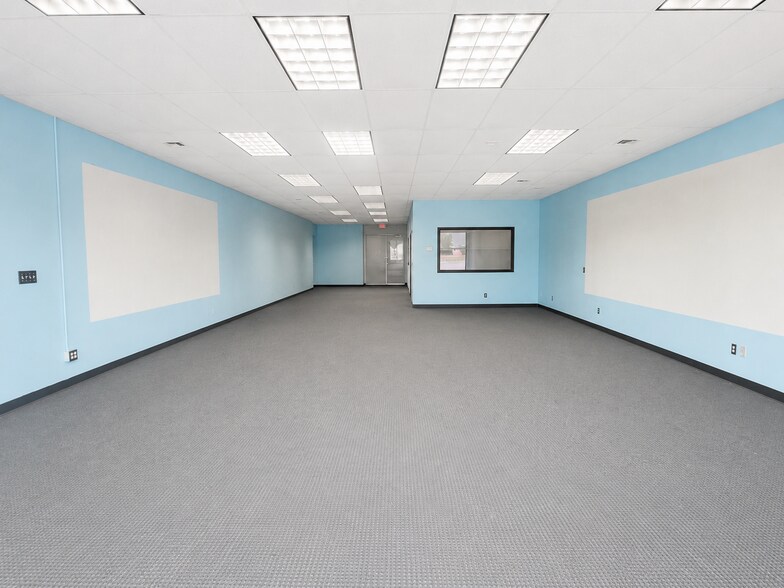 More Photos Of 2600 S Meridian Ave, Oklahoma City Storefront For Lease