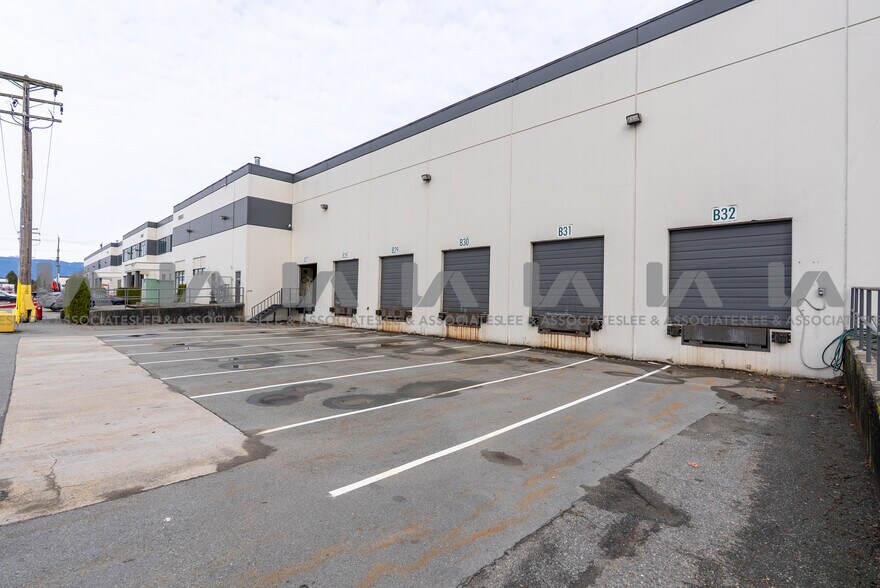 More Photos Of 18800-18806 96th Ave, Surrey Warehouse For Lease