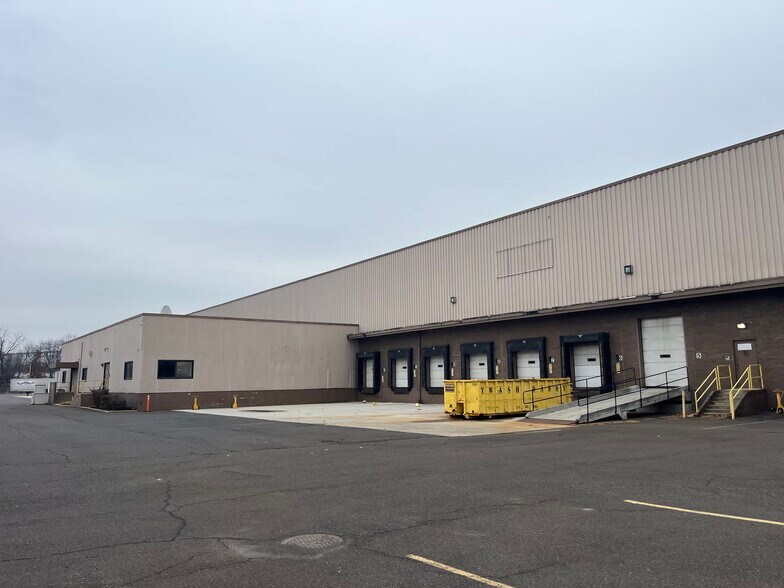 More Photos Of 905 Wheeler Way, Langhorne Warehouse For Lease