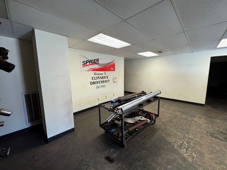 More Photos Of 336 Wilhagan Rd, Nashville Service For Lease