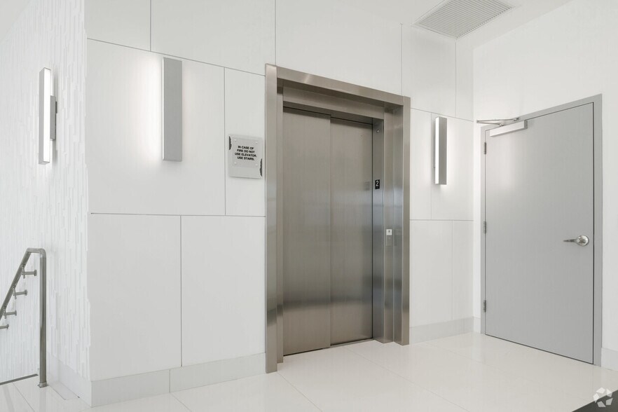 More Photos Of 7710 N FM 620 Rd, Austin Medical For Sale