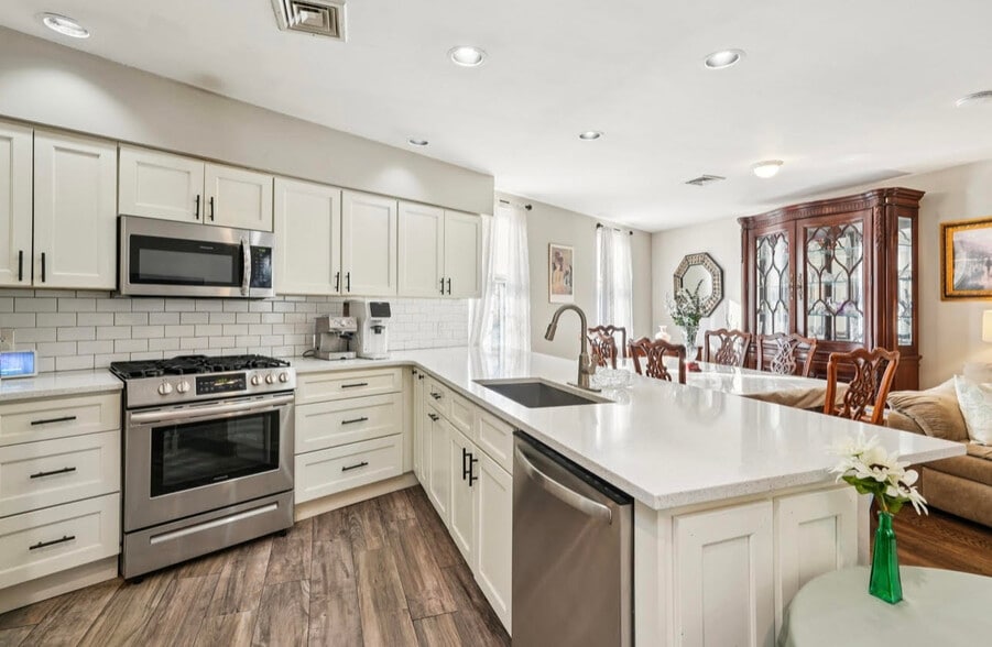 More Photos Of 4410 Bergen Tpke, North Bergen Storefront Retail Residential For Sale