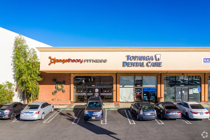 More Photos Of 21733-21841 Ventura Blvd, Woodland Hills General Retail For Lease