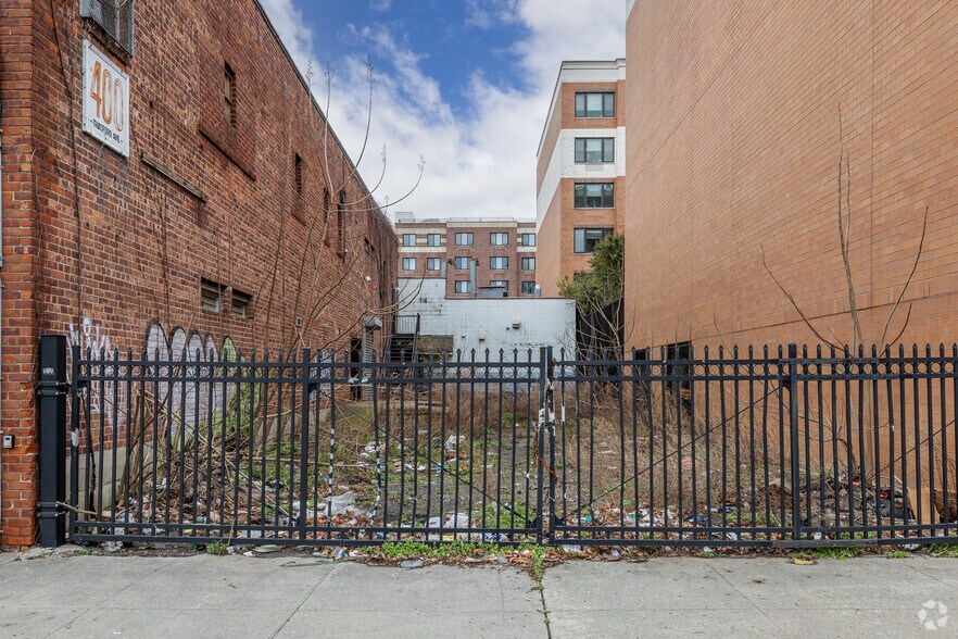 More Photos Of 400 Thatford Ave, Brooklyn Schools For Lease