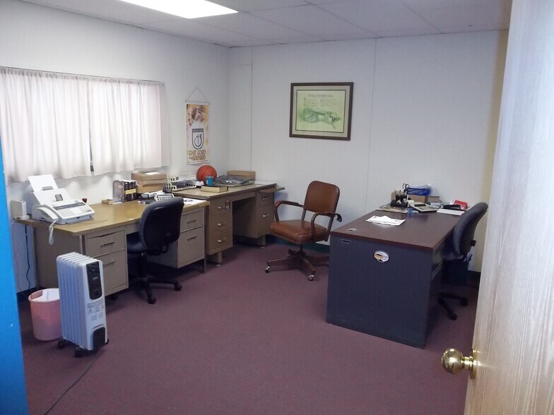 More Photos Of 1390 35th Pkwy Pky, Chanute Religious Facility For Sale