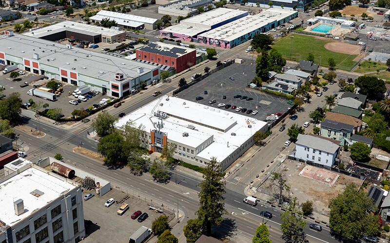 More Photos Of 1266 14th St, Oakland Flex For Lease