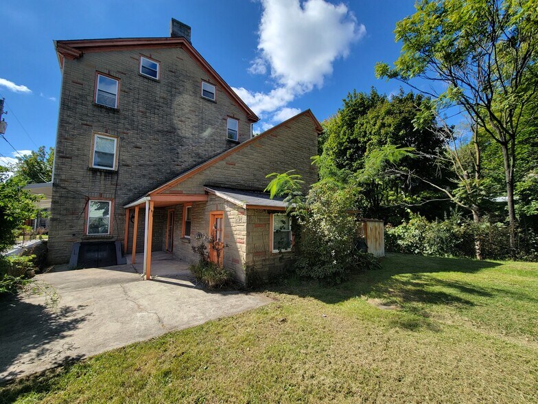 More Photos Of 30 Main St, Freemansburg General Retail For Sale