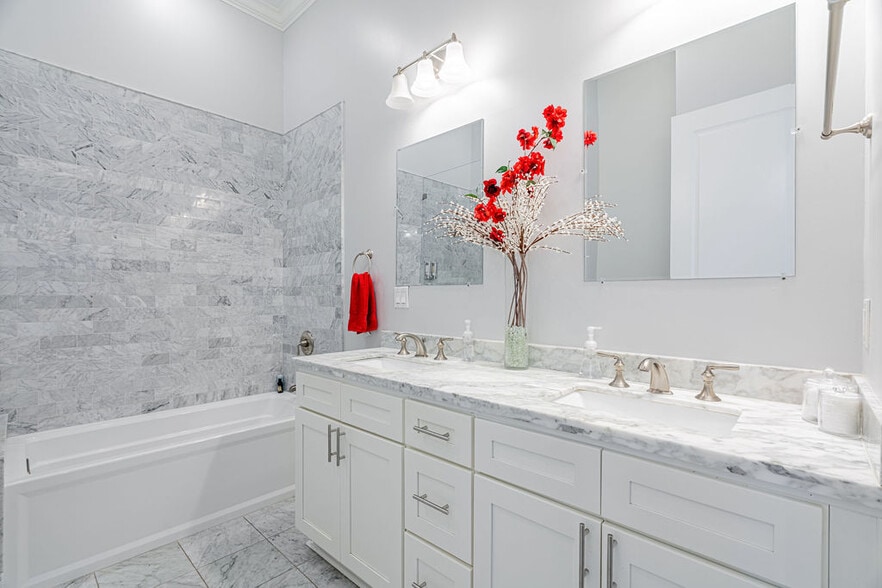 More Photos Of 1201 Baronne St, New Orleans Hotel For Sale