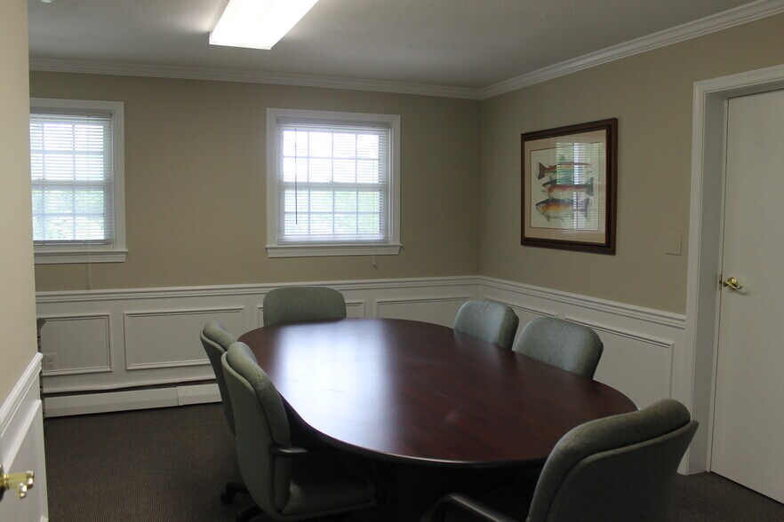 More Photos Of 237 W Lancaster Ave, Devon Office For Lease
