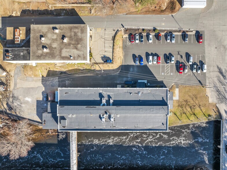 More Photos Of 80 Optical Dr, Southbridge Flex For Lease