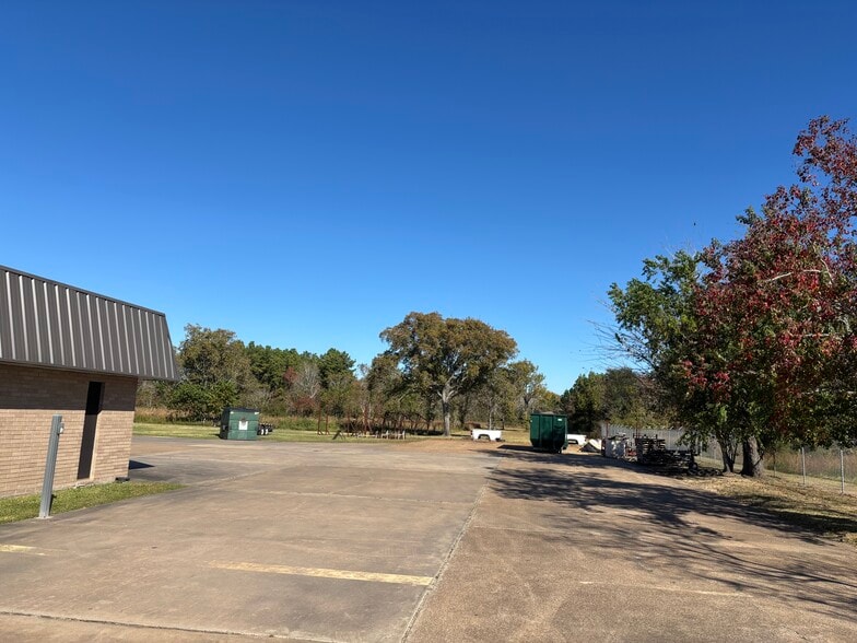 More Photos Of 4181 Magnolia St, Pearland Manufacturing For Lease