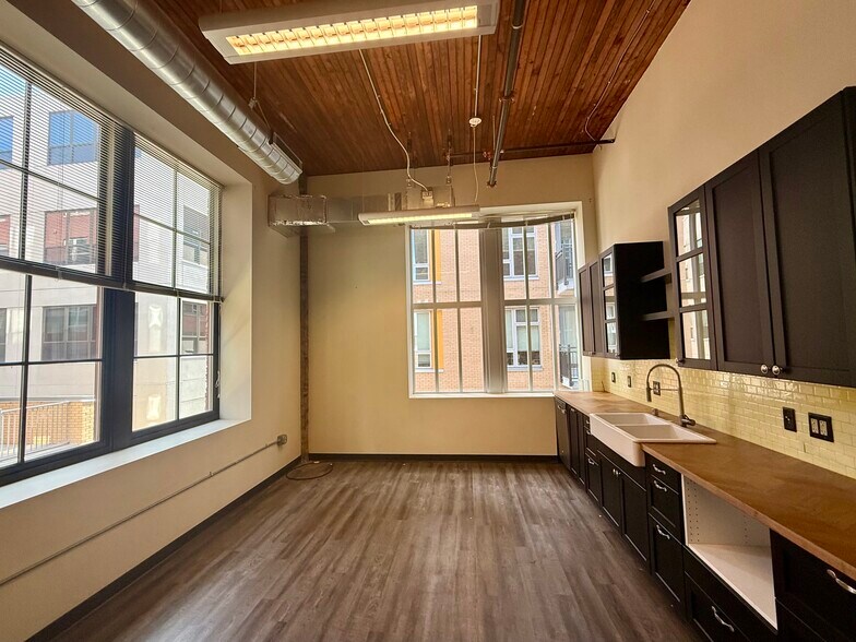 More Photos Of 301 S Blount St, Madison Loft Creative Space For Lease