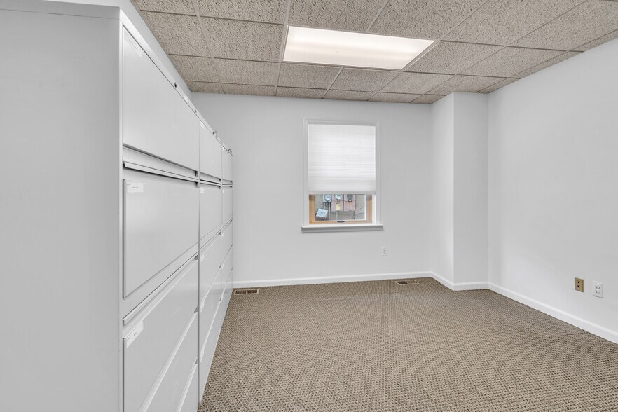 More Photos Of 800 The Plaza, Sea Girt Office For Sale