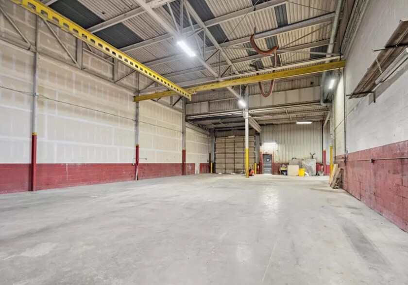 More Photos Of 2929 S Chase Ave, Milwaukee Warehouse For Sale