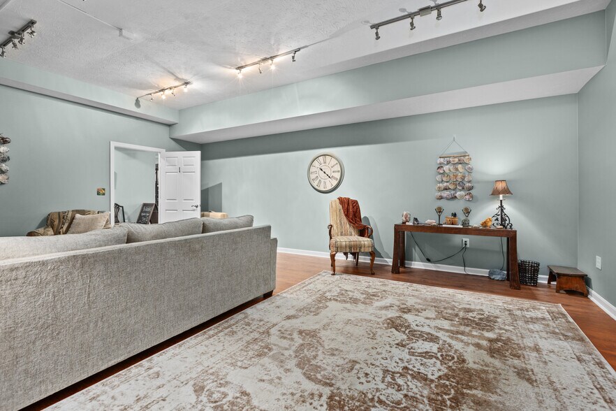 More Photos Of 206 Alexander Ave, Strabane Medical For Sale