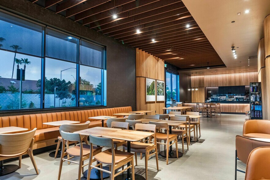 More Photos Of 406 N Val Vista Dr, Mesa General Retail For Sale