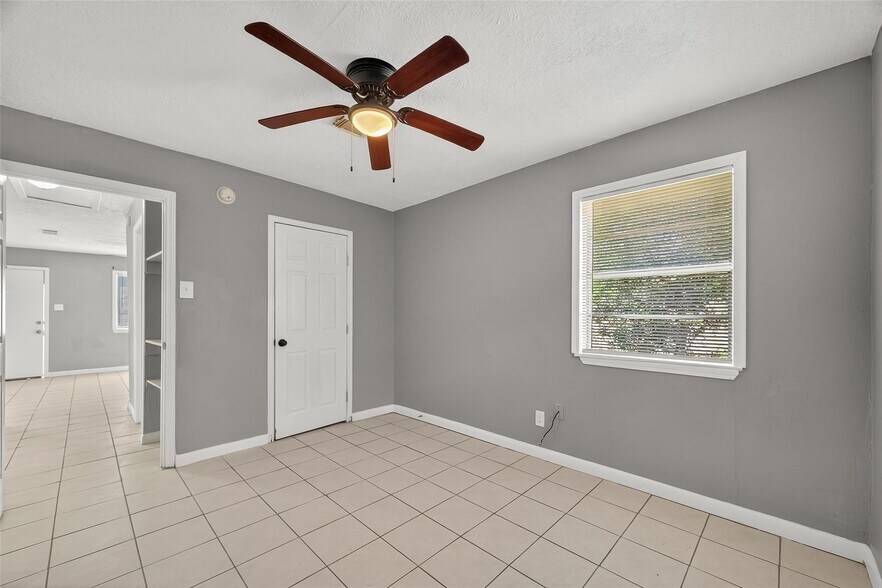 More Photos Of 8814 Manus St, Houston Apartments For Sale